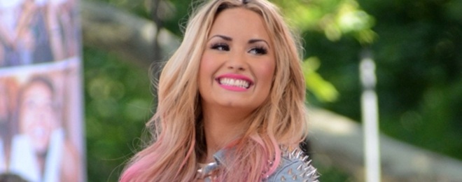 Demi-Lovato-performs-on-Good-Morning-America-in-Central-Parks-Summer-Stage-NYC-600x450