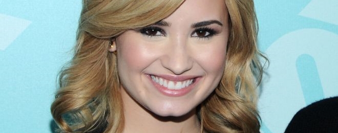 bannerdemilovato